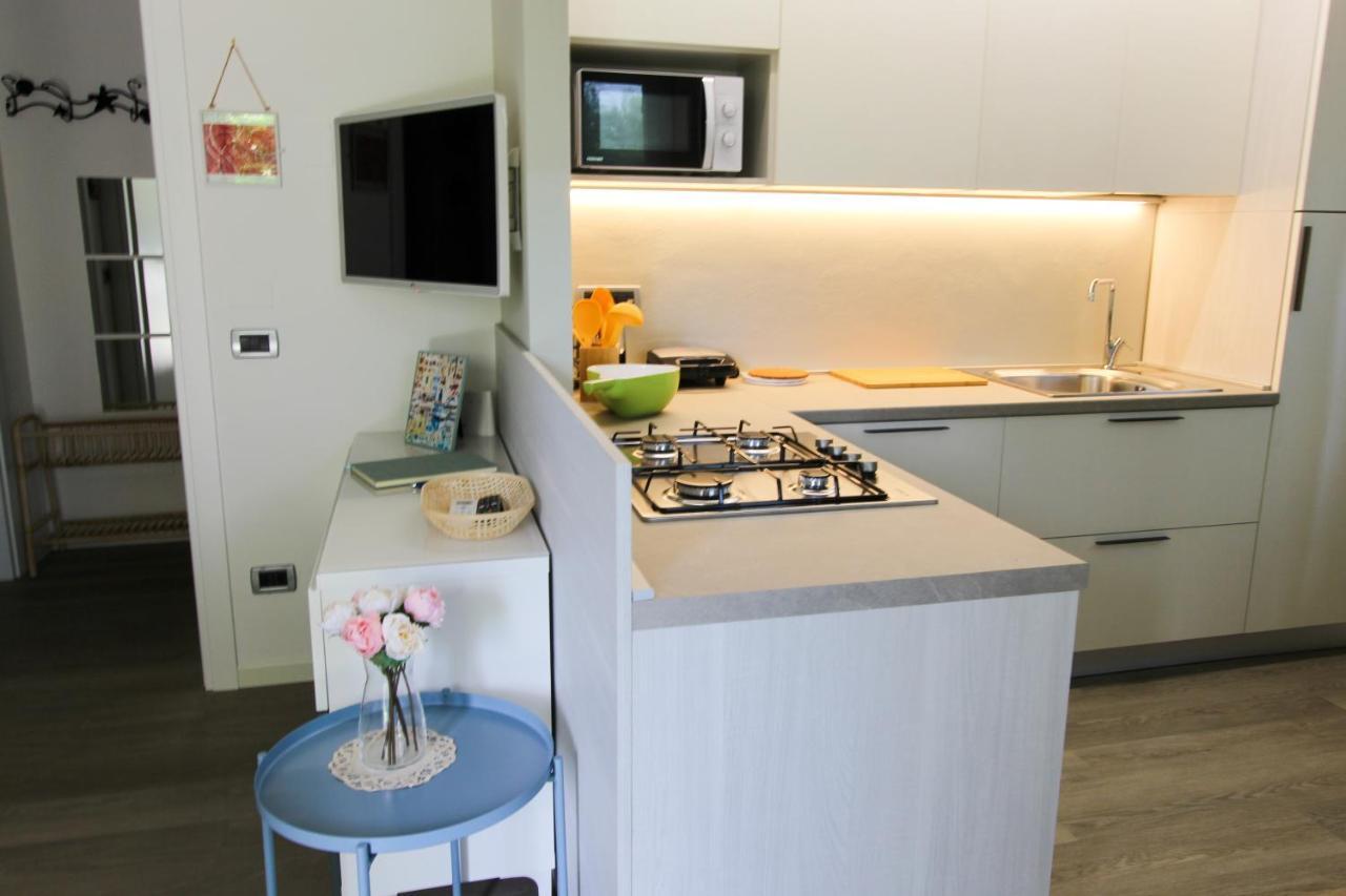 Maison Olive เดเซนซาโนเดลการ์ดา ภายนอก รูปภาพ