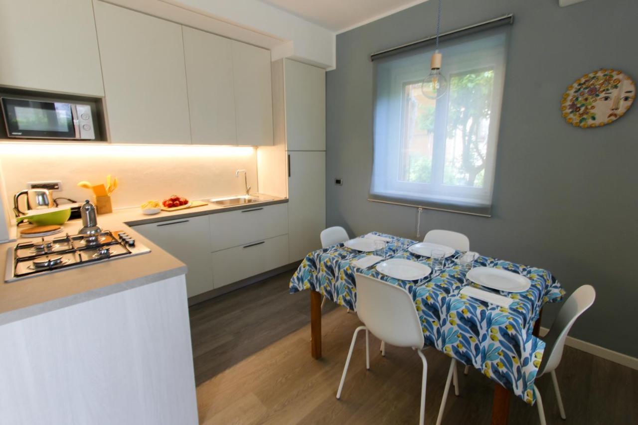 Maison Olive เดเซนซาโนเดลการ์ดา ภายนอก รูปภาพ